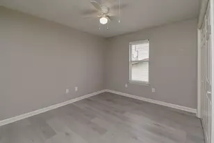 623 32nd St, Galveston, TX 77550 - Photo 23