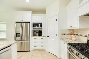 2280 River Oaks Dr, West Columbia, TX 77486 - Photo 15