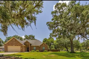 2280 River Oaks Dr, West Columbia, TX 77486 - Photo 1