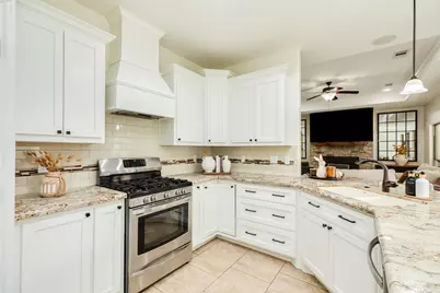 2280 Riveroaks Drive, West Columbia, TX 77486 - Photo 13