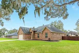 2280 River Oaks Dr, West Columbia, TX 77486 - Photo 33