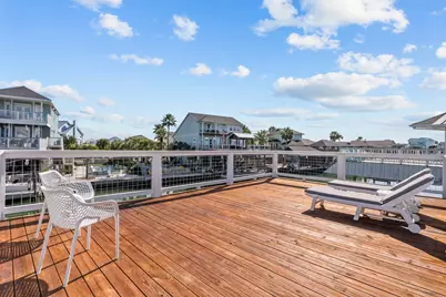 214 Sampan Drive, Tiki Island, TX 77554 - Photo 37