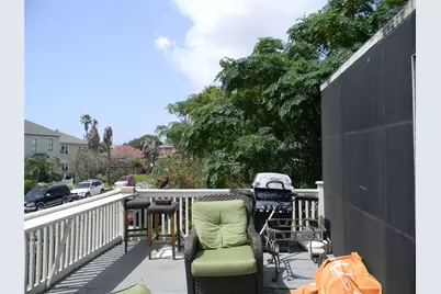 2504 Avenue P 1/2, Galveston, TX 77550 - Photo 5