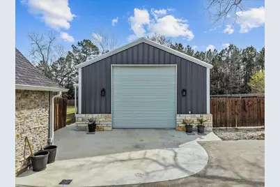 305 Northwood Park, Livingston, TX 77351 - Photo 5