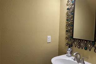 2 Bryce Branch Cir, The Woodlands, TX 77382 - Photo 9