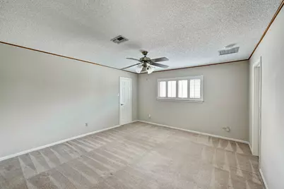 9943 Kemp Forest Drive, Houston, TX 77080 - Photo 15