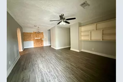 5835 Southseas Street, Houston, TX 77033 - Photo 11