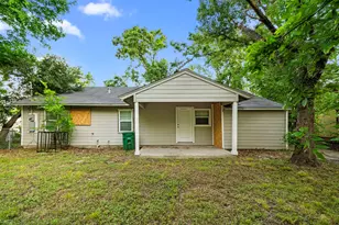 5835 Southseas St, Houston, TX 77033 - Photo 5