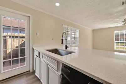 711 Blue Rock Court, Houston, TX 77060 - Photo 15