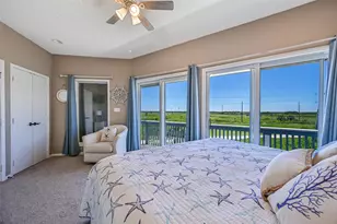 14450 Spyglass Cir, Galveston, TX 77554 - Photo 31