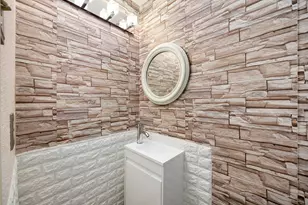 3600 Jeanetta St, Houston, TX 77063 - Photo 9