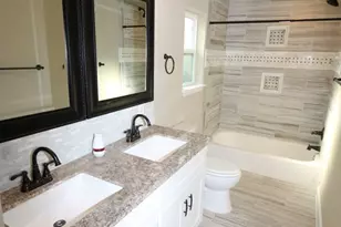 2427 Droxford Dr, Houston, TX 77008 - Photo 15