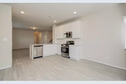 8411 Beacon Bay Circle, Baytown, TX 77523 - Photo 11