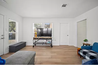 3905 Cotswold Street, Houston, TX 77009 - Photo 9