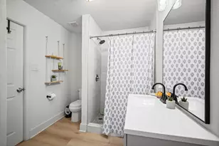 3905 Cotswold St, Houston, TX 77009 - Photo 21