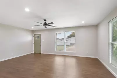 202 N 3rd Street, Highlands, TX 77562 - Photo 13
