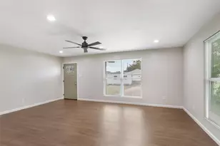 202 N 3rd St, Highlands, TX 77562 - Photo 13