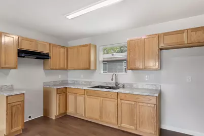 202 N 3rd Street, Highlands, TX 77562 - Photo 11