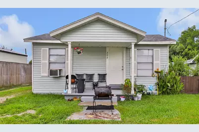 202 N 3rd Street, Highlands, TX 77562 - Photo 1