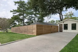 4218 T C Jester Blvd, Houston, TX 77018 - Photo 35