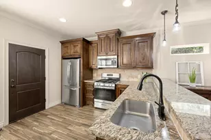 109 Harbour Town Cir, Conroe, TX 77356 - Photo 17