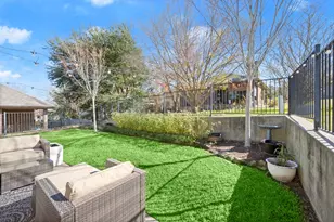 109 Harbour Town Cir, Conroe, TX 77356 - Photo 31