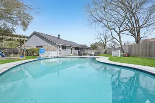 16755 Schooners Way, Friendswood, TX 77546 - Photo 1