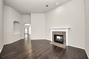 4002 Broadmoor Dr, Mont Belvieu, TX 77523 - Photo 7