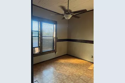 211 Martin Street, Yoakum, TX 77995 - Photo 15