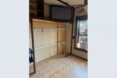 211 Martin Street, Yoakum, TX 77995 - Photo 19