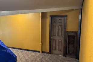 211 Martin St, Yoakum, TX 77995 - Photo 7