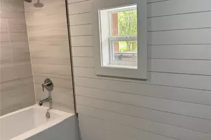 211 Martin St, Yoakum, TX 77995 - Photo 33