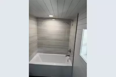 211 Martin Street, Yoakum, TX 77995 - Photo 9