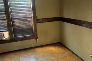 211 Martin St, Yoakum, TX 77995 - Photo 27