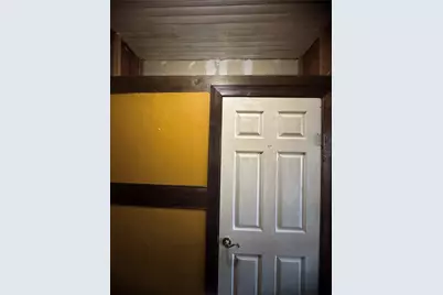 211 Martin Street, Yoakum, TX 77995 - Photo 17