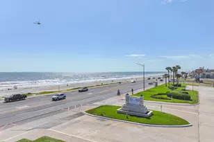 6102 Seawall Blvd, Galveston, TX 77551 - Photo 23