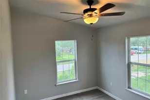 8425 Sands Point Dr, Houston, TX 77036 - Photo 3