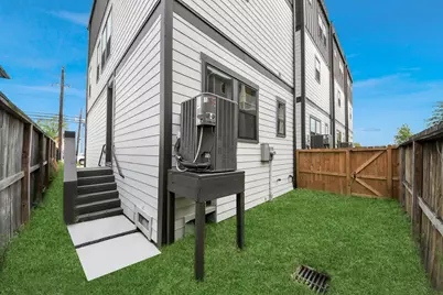 2426 Ella Boulevard, Houston, TX 77008 - Photo 41