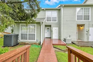 100 Edgewater Dr, Livingston, TX 77351 - Photo 1