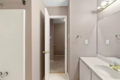 2521 Crosstimbers Street #J5, Huntsville, TX 77320 - Photo 13