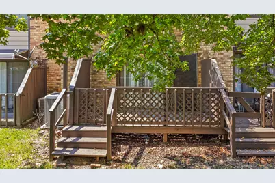 2521 Crosstimbers Street #J5, Huntsville, TX 77320 - Photo 19