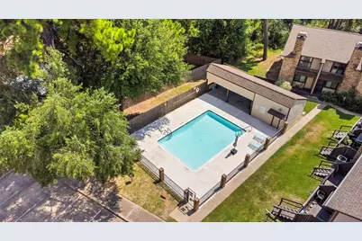 2521 Crosstimbers Street #J5, Huntsville, TX 77320 - Photo 17