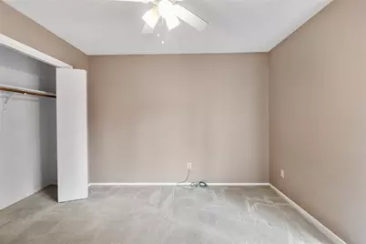 2521 Crosstimbers Street #J5, Huntsville, TX 77320 - Photo 15