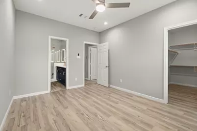 5941 Southlea Street, Houston, TX 77033 - Photo 9