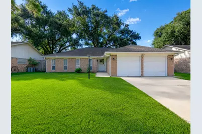 913 W Galveston Street, League City, TX 77573 - Photo 1