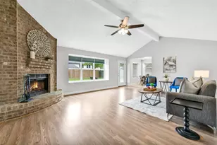 2701 Knoxville Dr, League City, TX 77573 - Photo 5