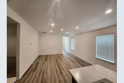 1135 Sultana Springs Court, Houston, TX 77090 - Photo 5