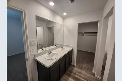 1135 Sultana Springs Court, Houston, TX 77090 - Photo 9