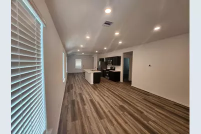 1135 Sultana Springs Court, Houston, TX 77090 - Photo 7
