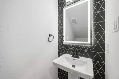 5955 Southseas Street #A/B, Houston, TX 77033 - Photo 15